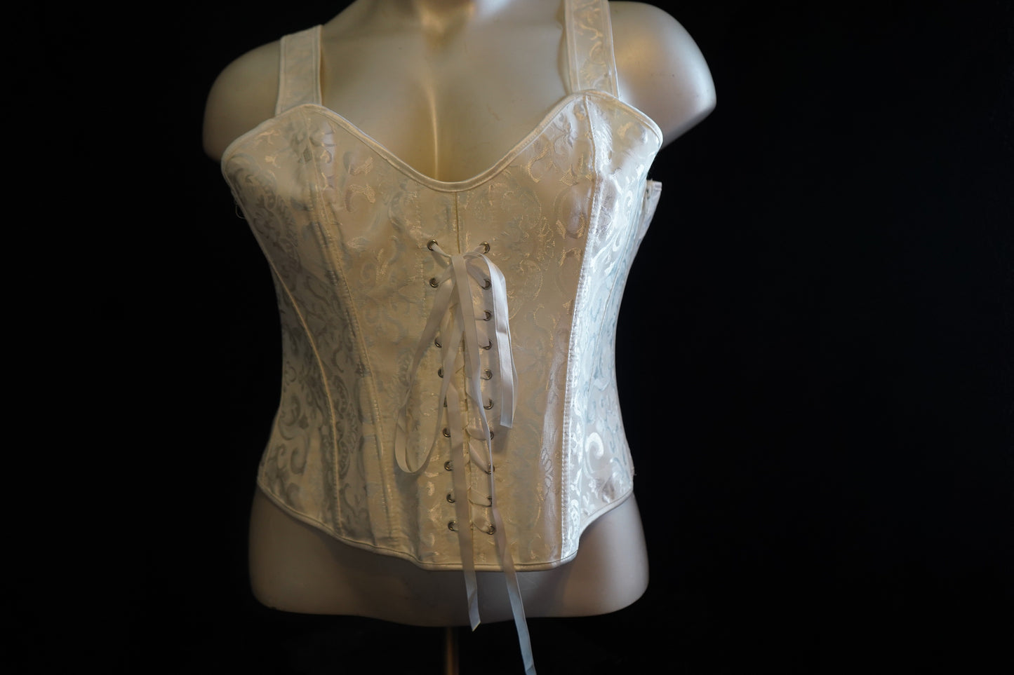 Paisley print corset with straps and thong