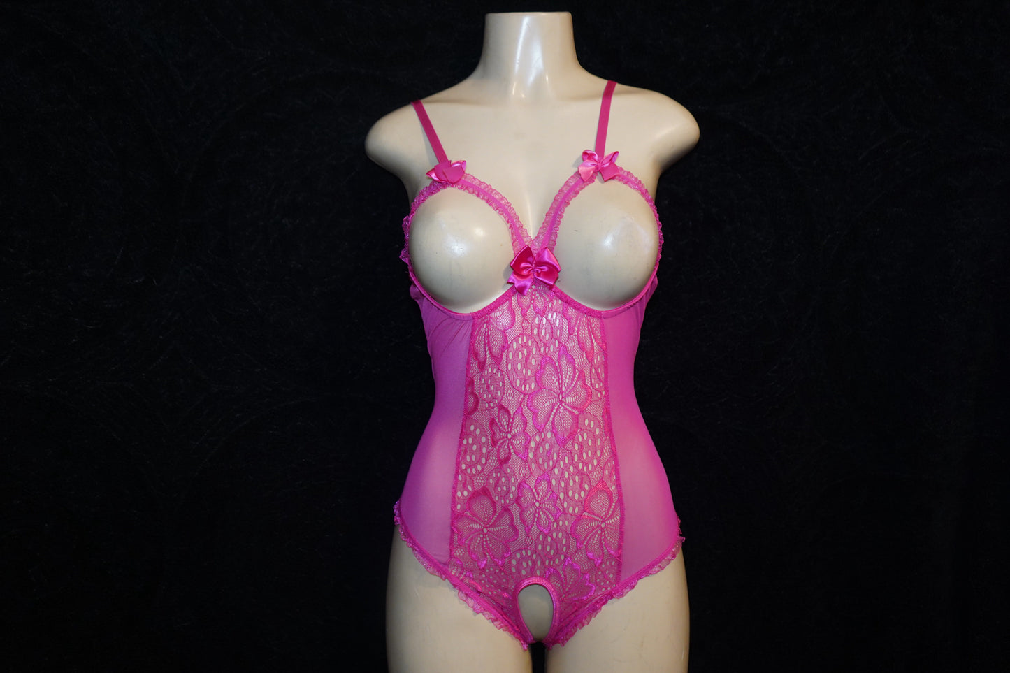 Cupless crotchless teddy