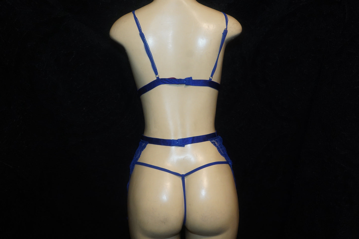 Bra & garter with g-string