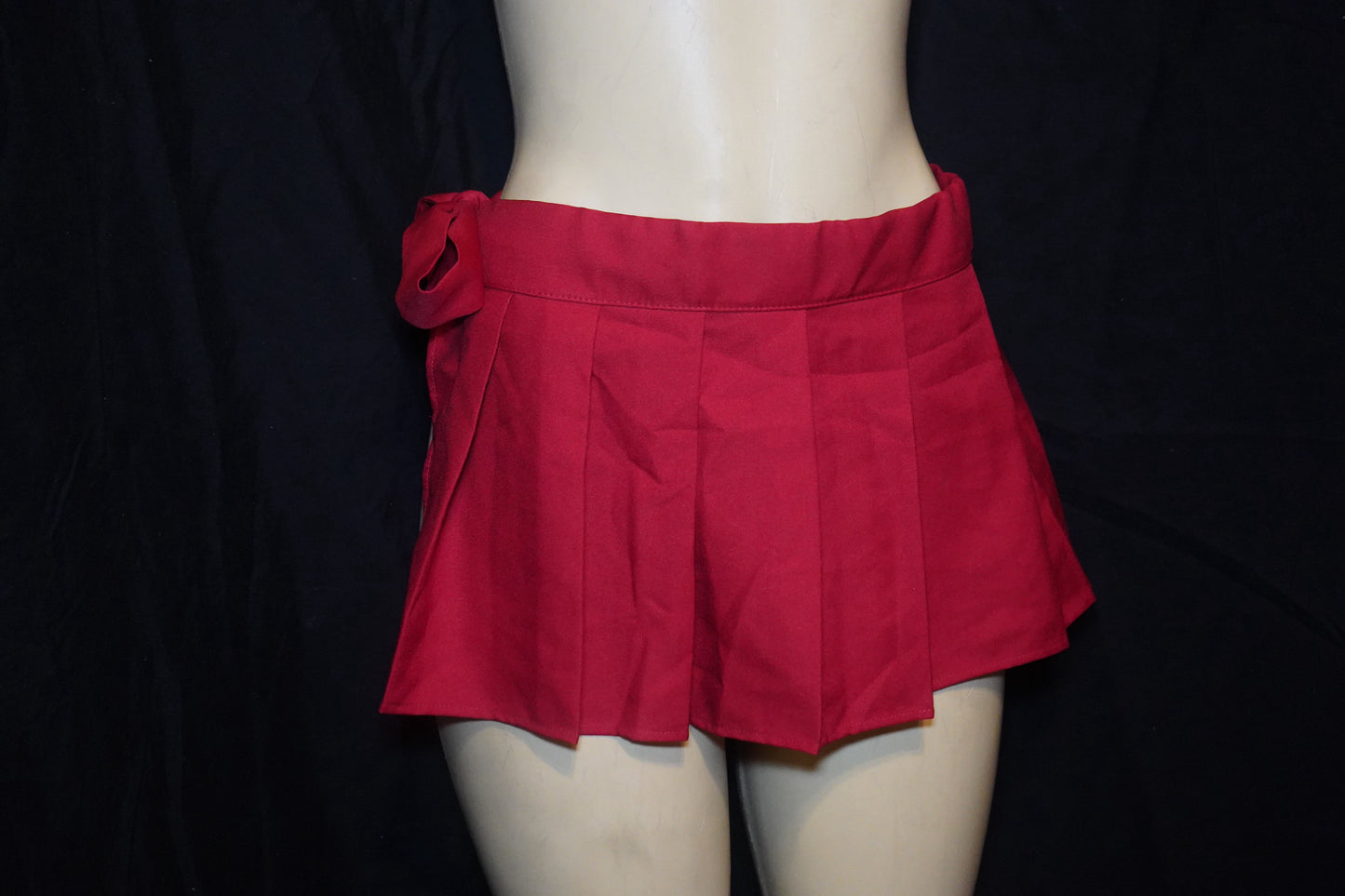 wrap around Red mini pleated skirt