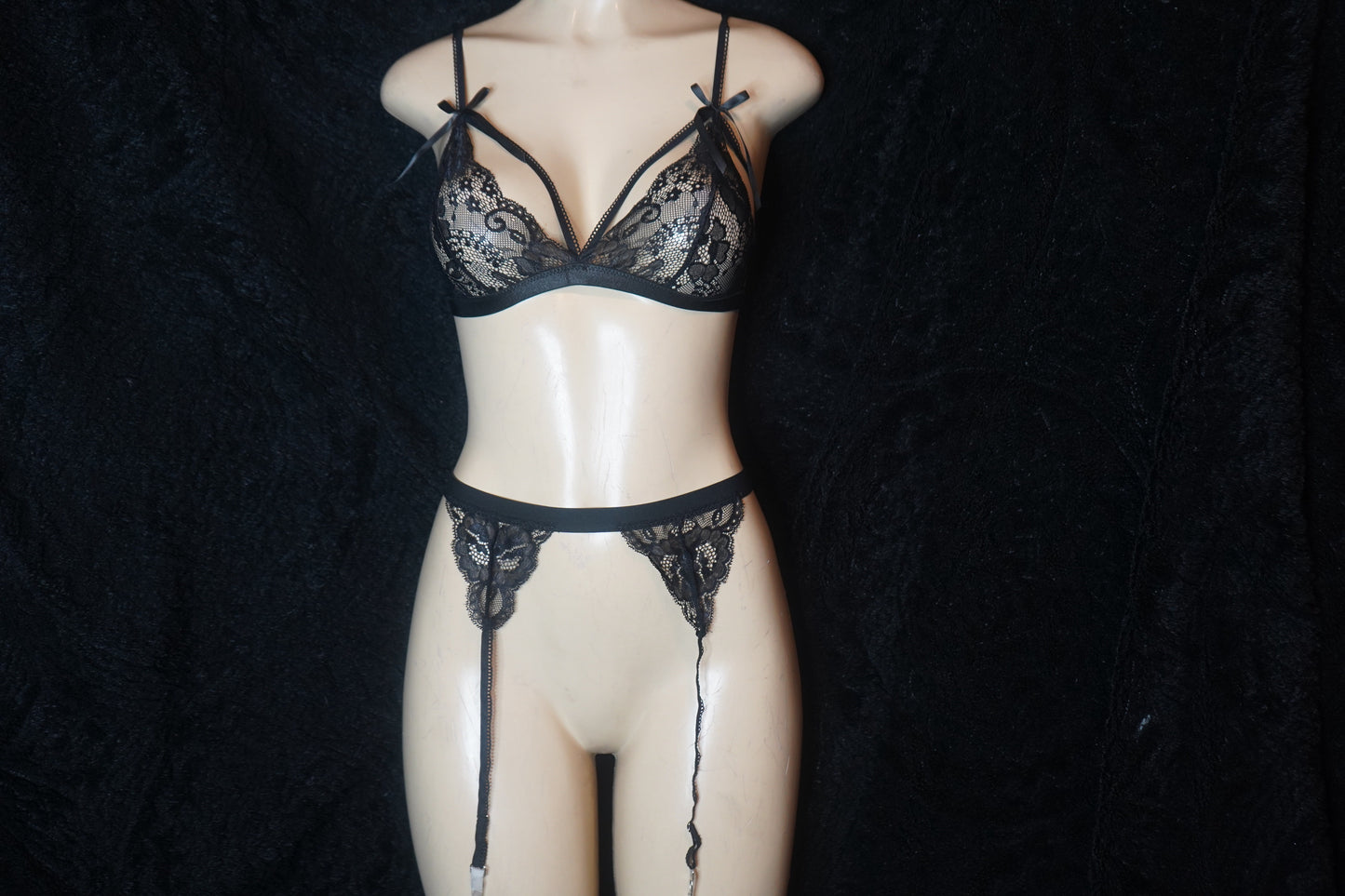 Lace bra and garter set